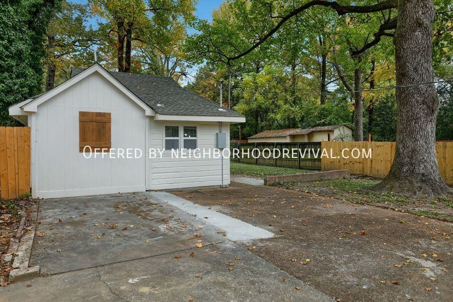 3354 Douglass Ave - Photo 4 of 17