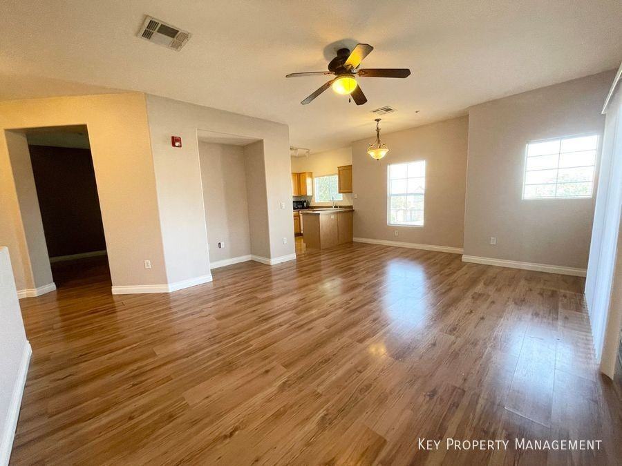 3925 Legend Hills St #202 - Photo 3 of 25