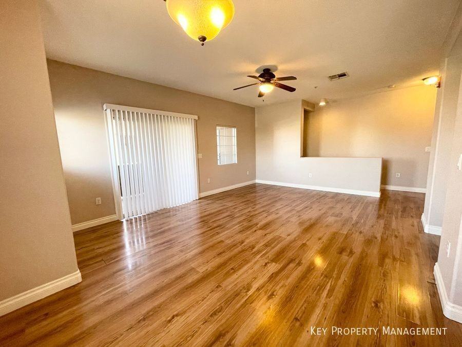 3925 Legend Hills St #202 - Photo 5 of 25