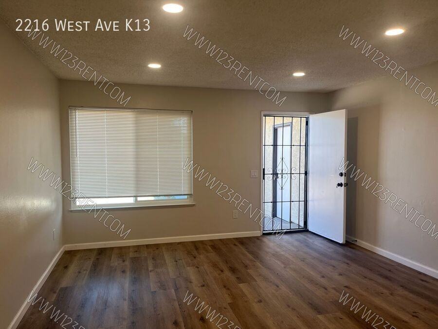 2216 W Avenue K13 - Photo 5 of 16