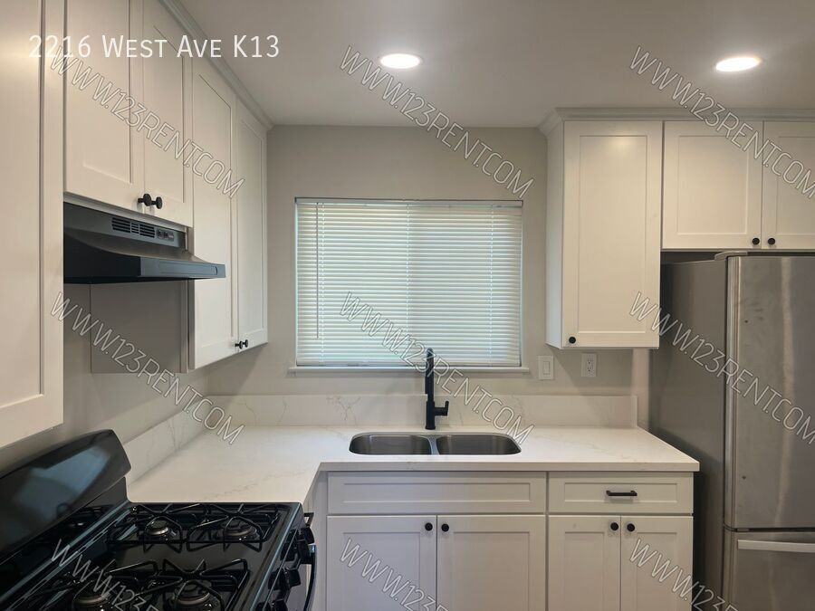 2216 W Avenue K13 - Photo 7 of 16