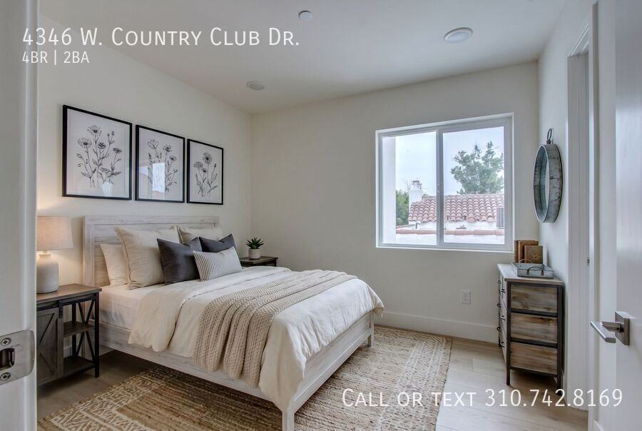 4346 Country Club Dr - Photo 3 of 35