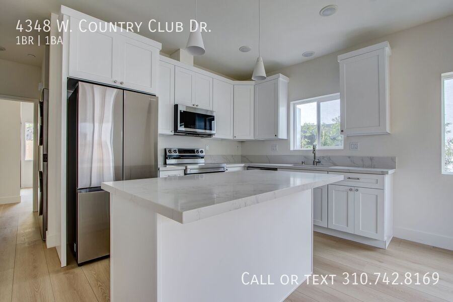 4348 Country Club Dr - Photo 6 of 21