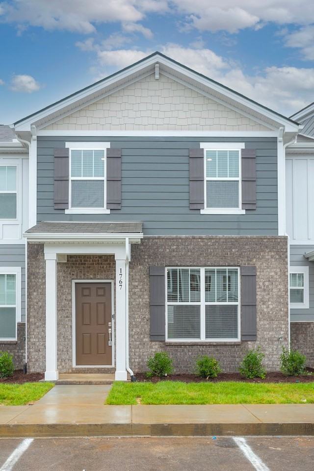 1767 Frodo Way - Photo 2 of 36