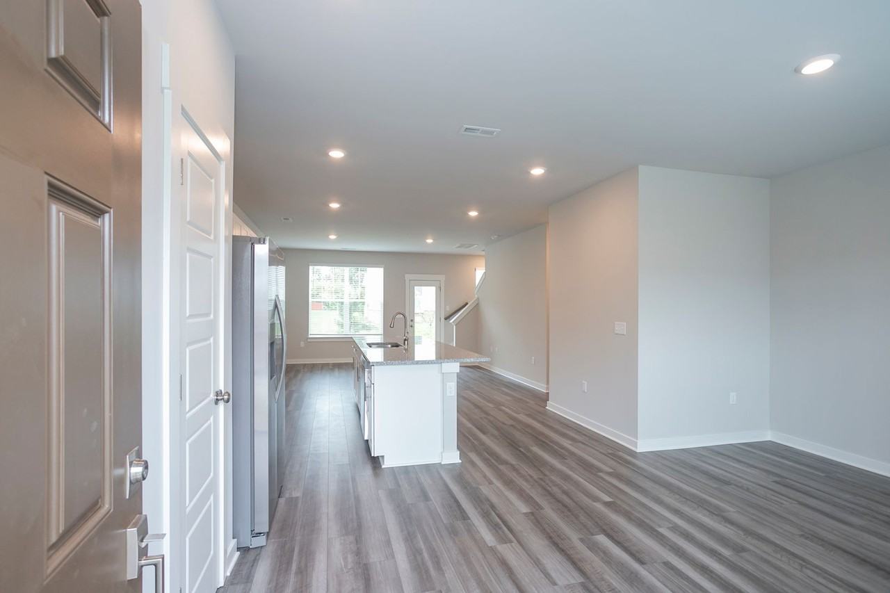 1767 Frodo Way - Photo 3 of 36
