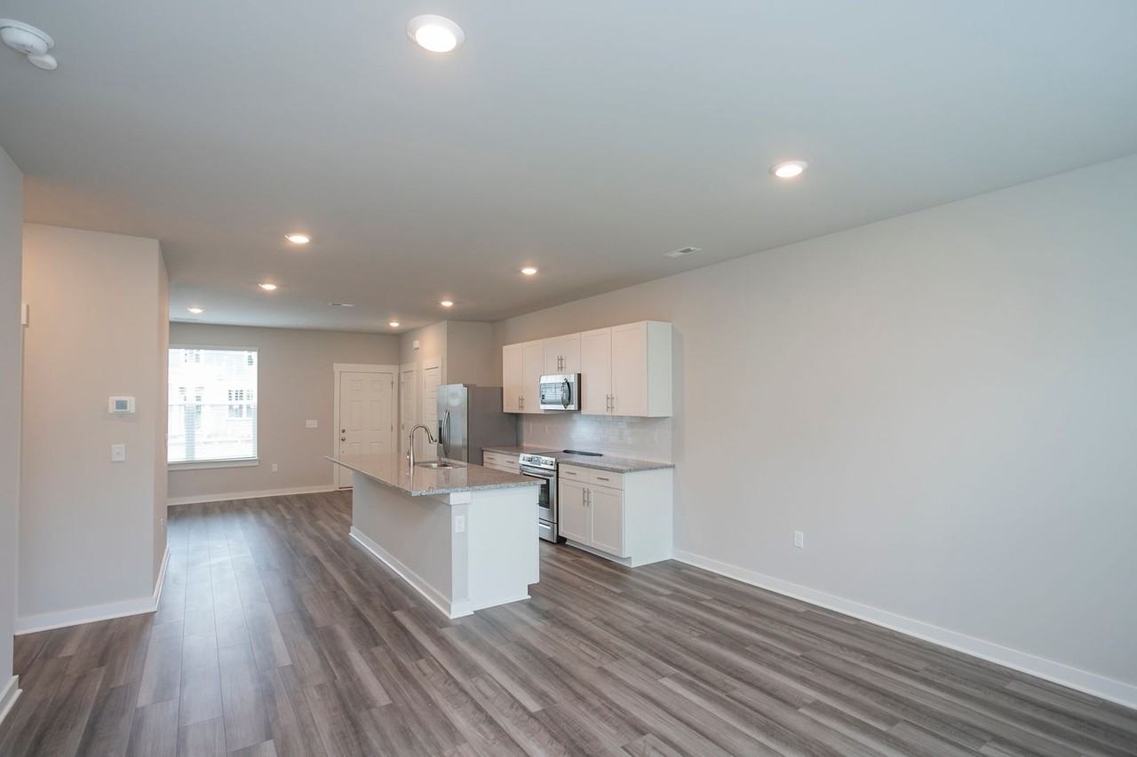 1767 Frodo Way - Photo 6 of 36