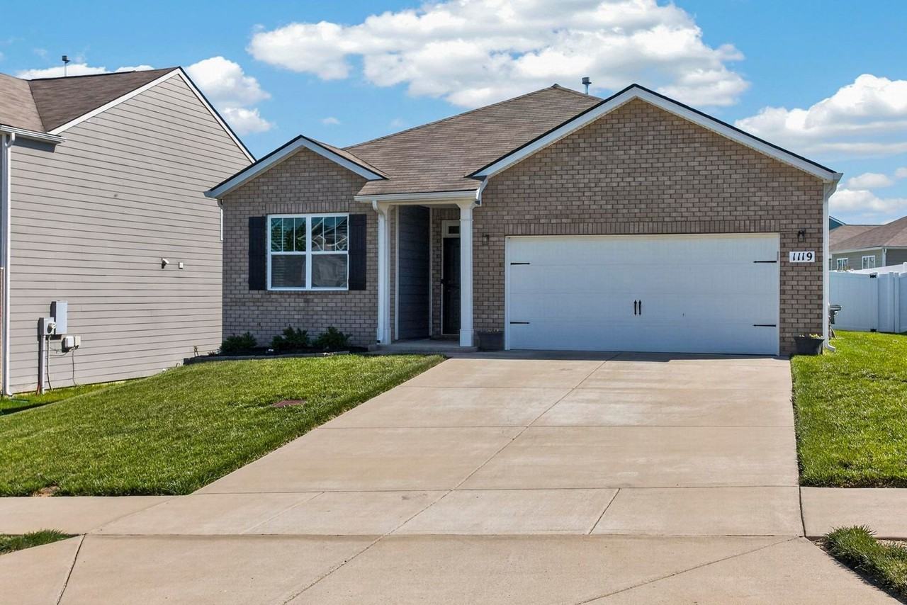 1119 Woodbridge Blvd - Photo 3 of 34