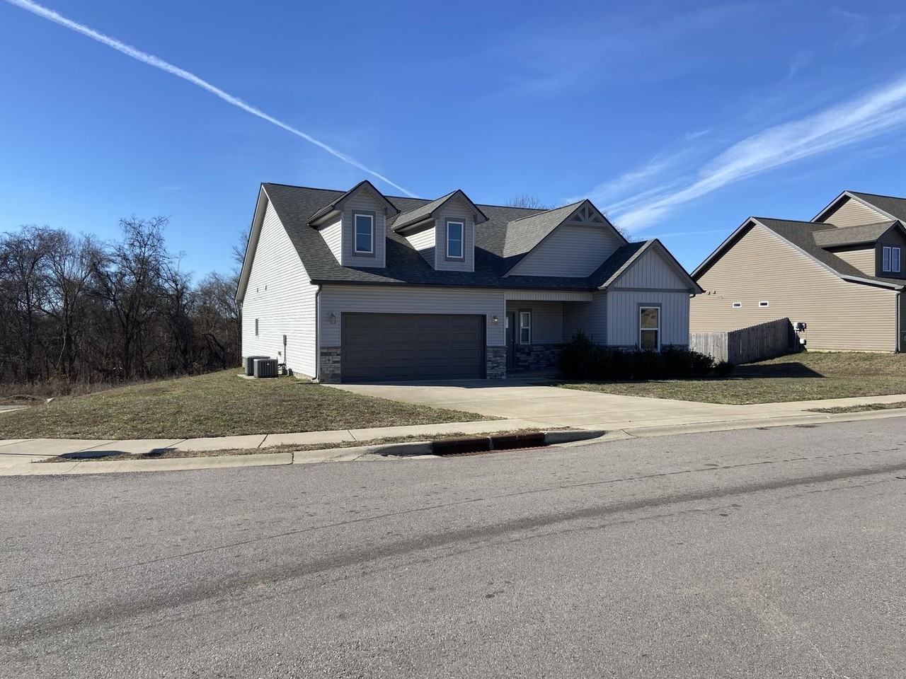 602 Alvin Rd - Photo 2 of 33