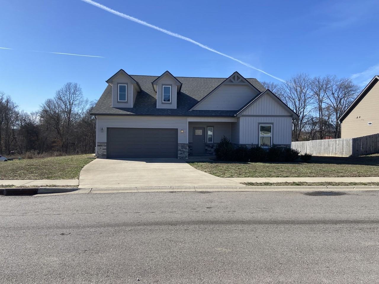 602 Alvin Rd - Photo 3 of 33