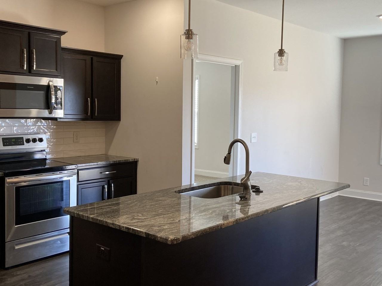 602 Alvin Rd - Photo 6 of 33
