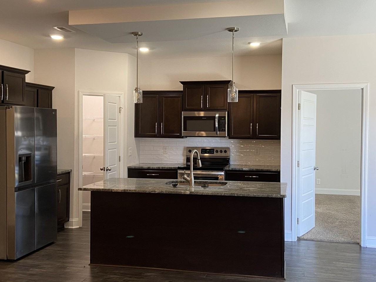 602 Alvin Rd - Photo 7 of 33