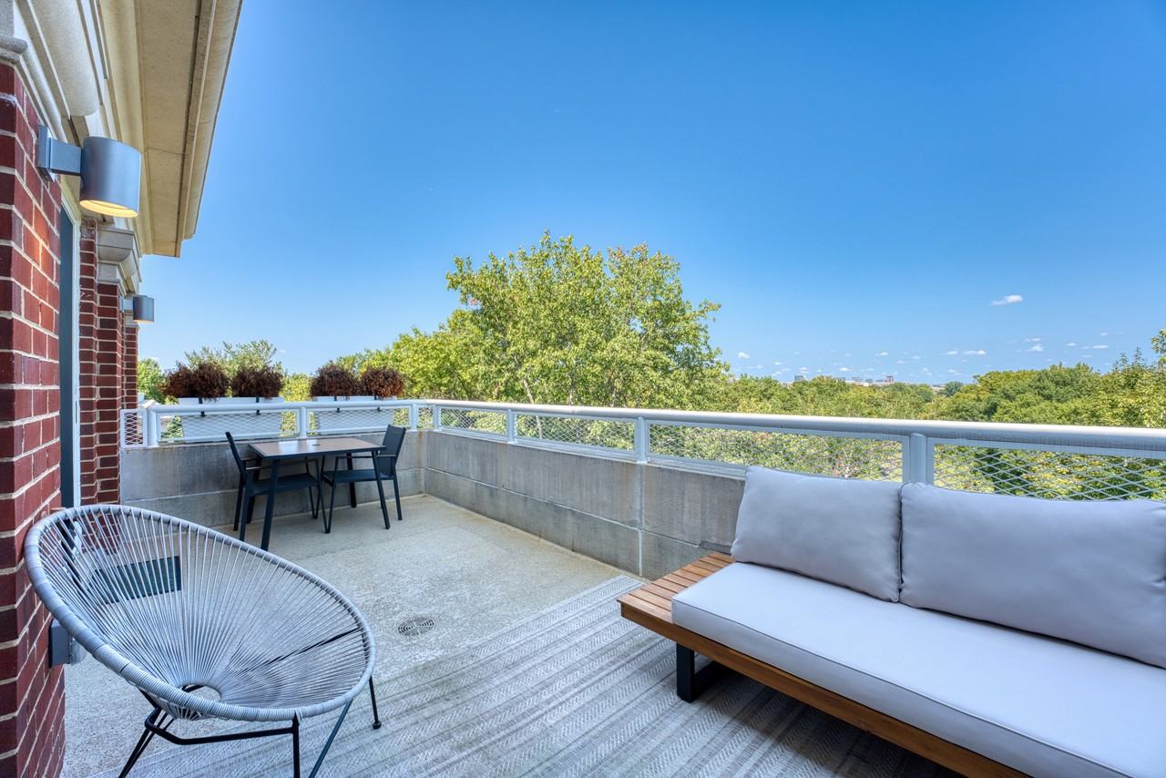 635 Slaters Ln #306 - Photo 7 of 28