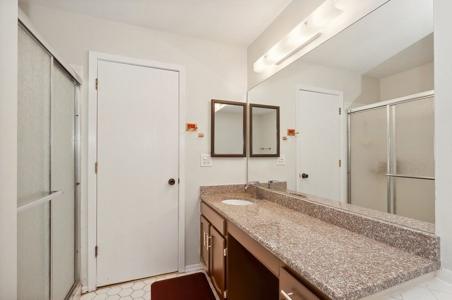 1265 N Wellington Ct - Photo 4 of 9