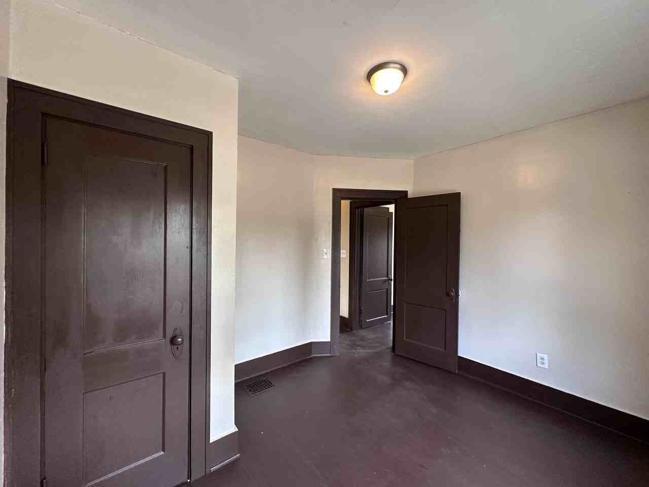 611 Raymond St #NA - Photo 3 of 4