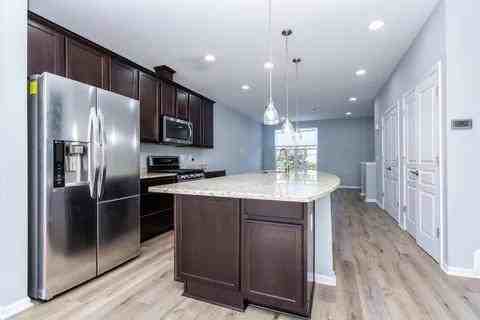 951 Barclay Cir #48 - Photo 3 of 20