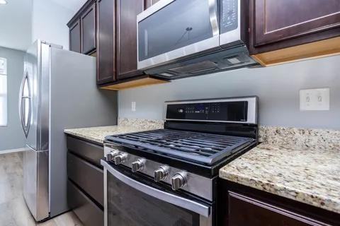 951 Barclay Cir #48 - Photo 4 of 20