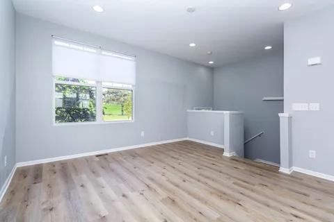 951 Barclay Cir #48 - Photo 7 of 20