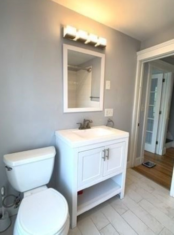 323 Bainbridge St #2 - Photo 5 of 22