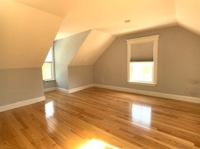323 Bainbridge St #2 - Photo 6 of 22