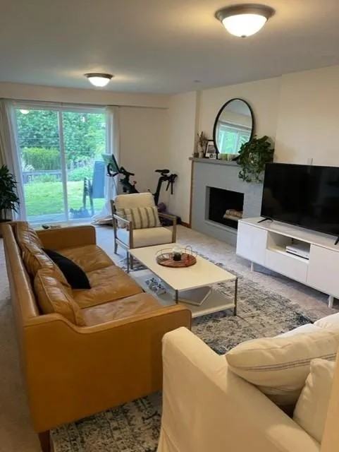 8518 20th Ave Nw Unit B #B - Photo 2 of 9