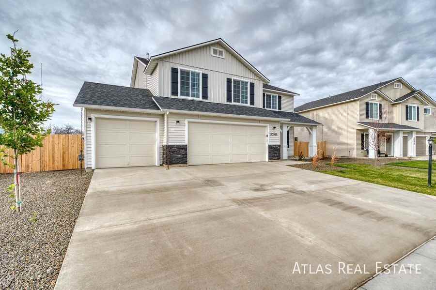 20363 Stockbridge Way - Photo 3 of 39