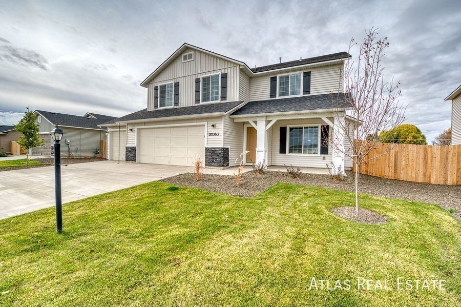 20363 Stockbridge Way - Photo 4 of 39