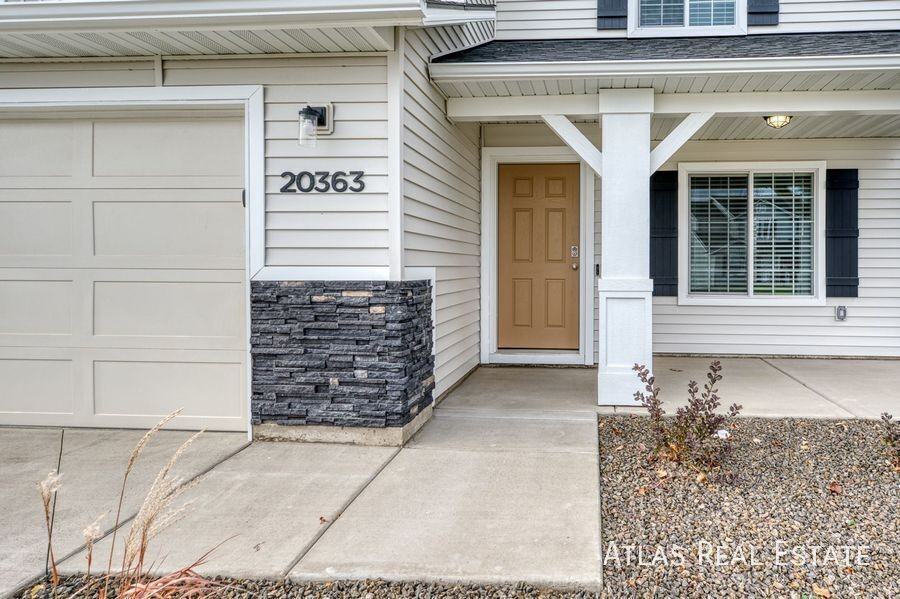 20363 Stockbridge Way - Photo 5 of 39