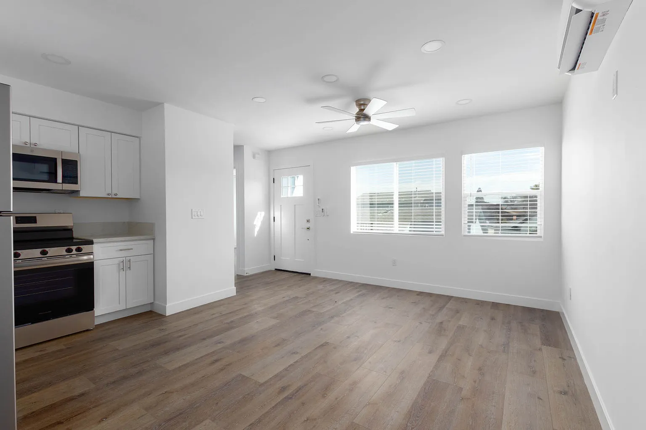 1943 Dunning Cir #4 - Photo 3 of 14