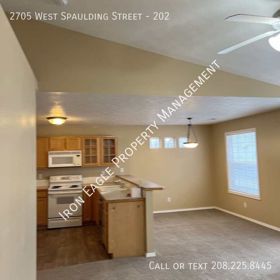 2705 W Spaulding St - Photo 2 of 5