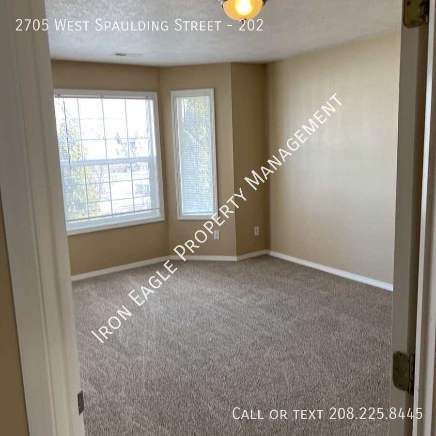 2705 W Spaulding St - Photo 5 of 5