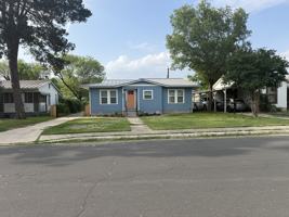 featured image of 415 W Mariposa Dr #NA