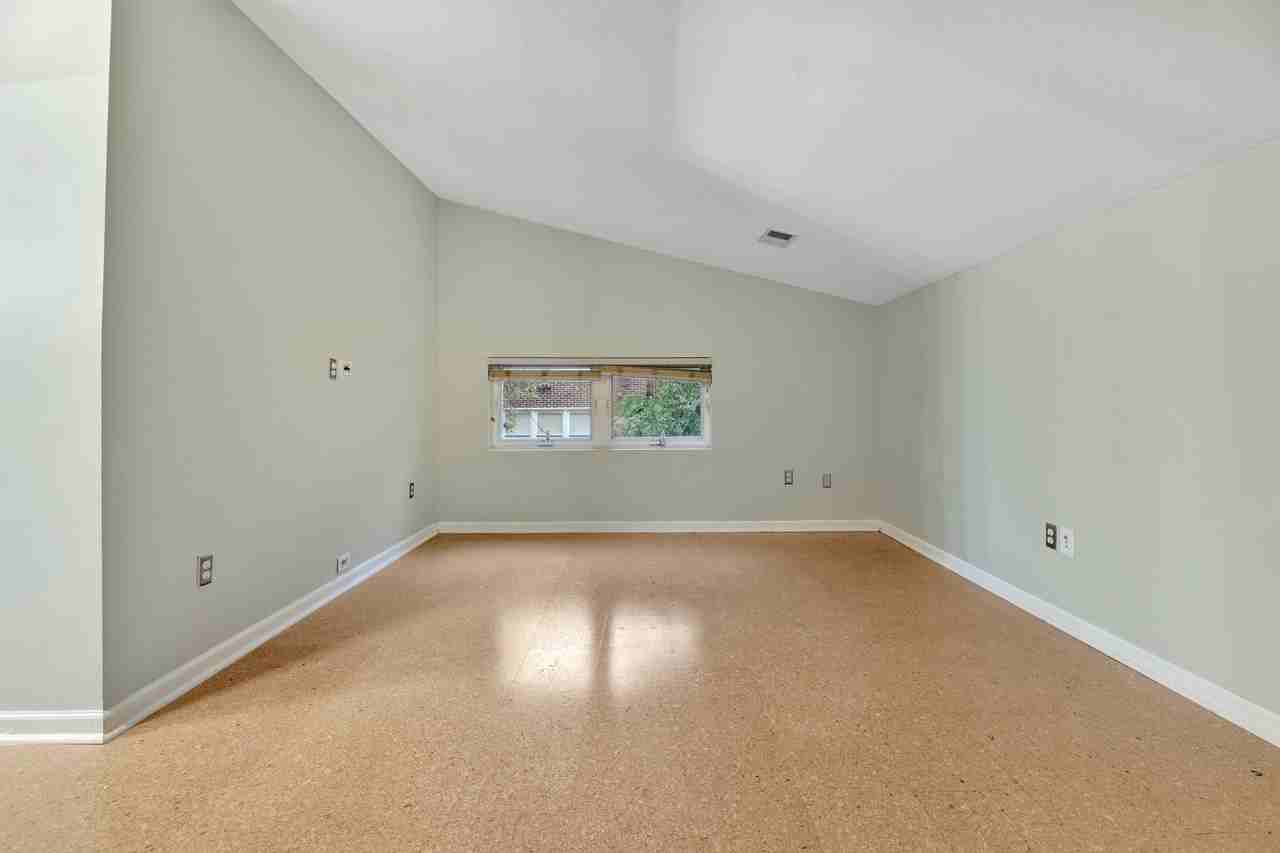 3051 N St Se - Photo 7 of 26