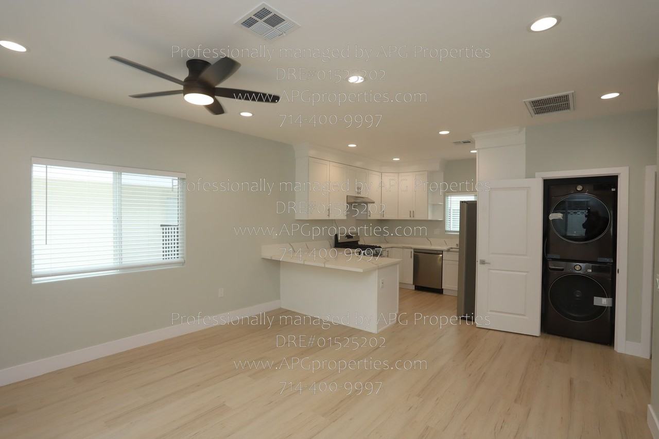 9565 Mansor Ave - Photo 4 of 24