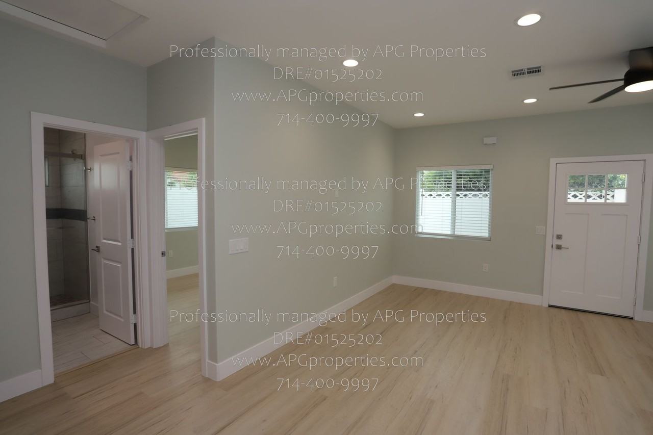 9565 Mansor Ave - Photo 6 of 24