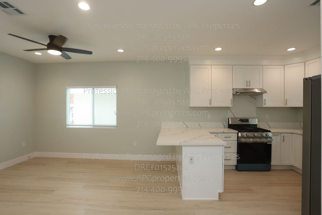 9565 Mansor Ave - Photo 7 of 24