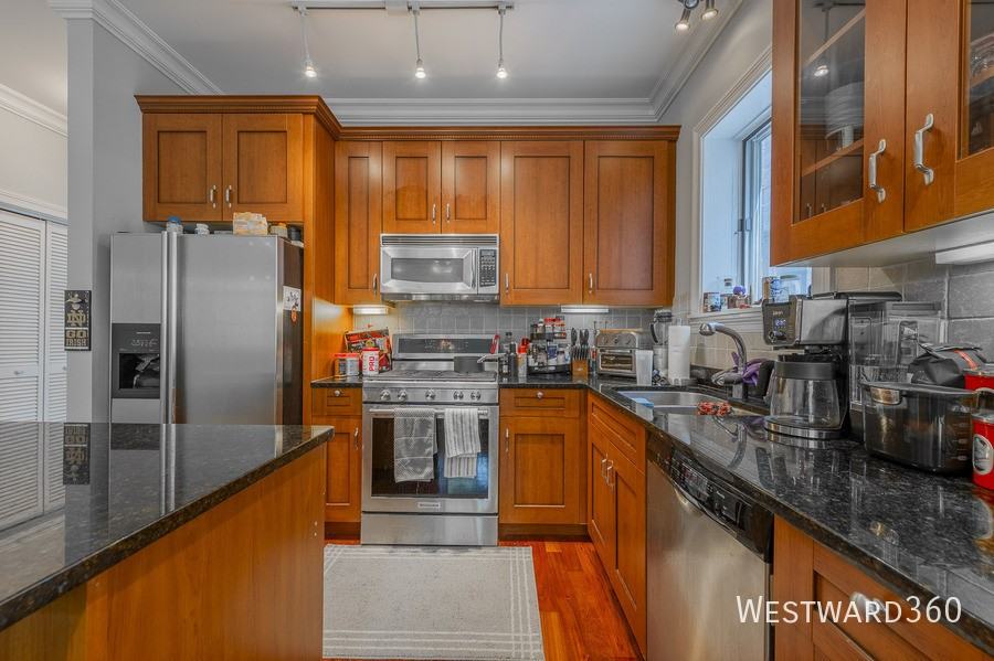 1924 W Diversey Pkwy #2E - Photo 4 of 13