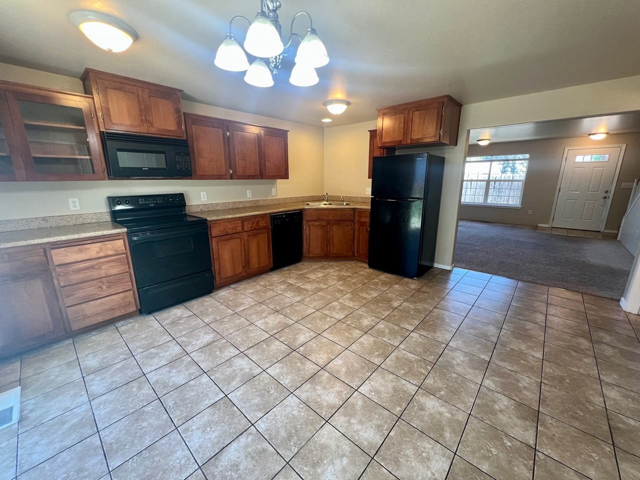 173 N Royal Ave #1 - Photo 2 of 26