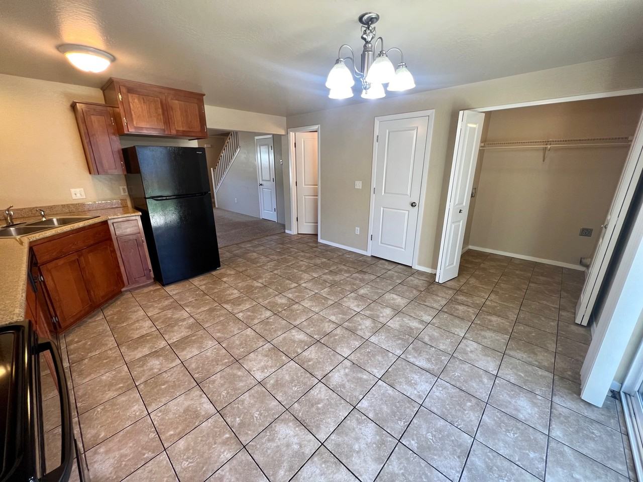 173 N Royal Ave #1 - Photo 3 of 26