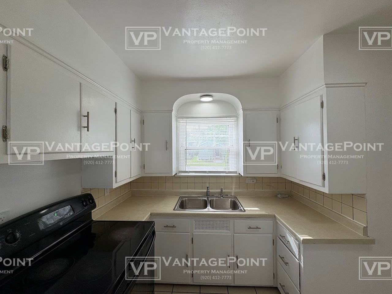 444 S Baird St Lowr - Photo 2 of 18