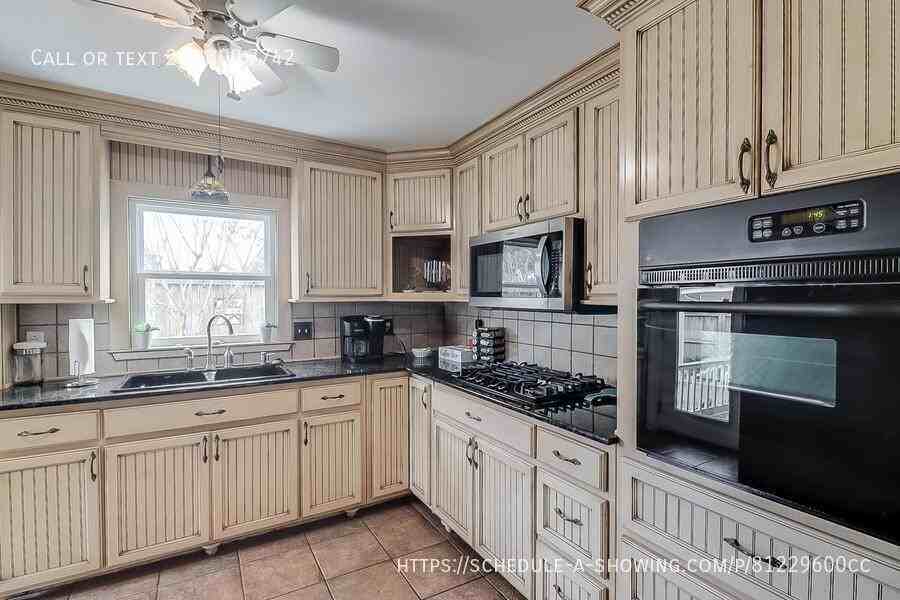 176 Markham Dr - Photo 5 of 27