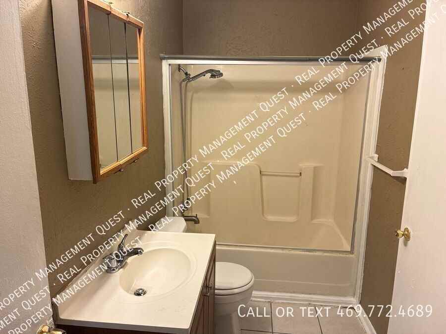 820 Milam Dr - Photo 7 of 9