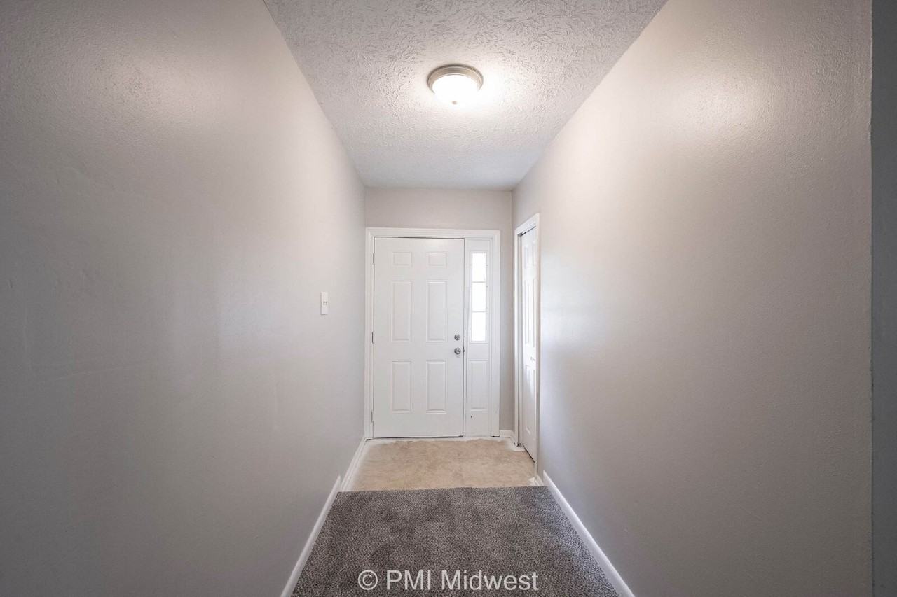 3026 Osceola Ln - Photo 5 of 35