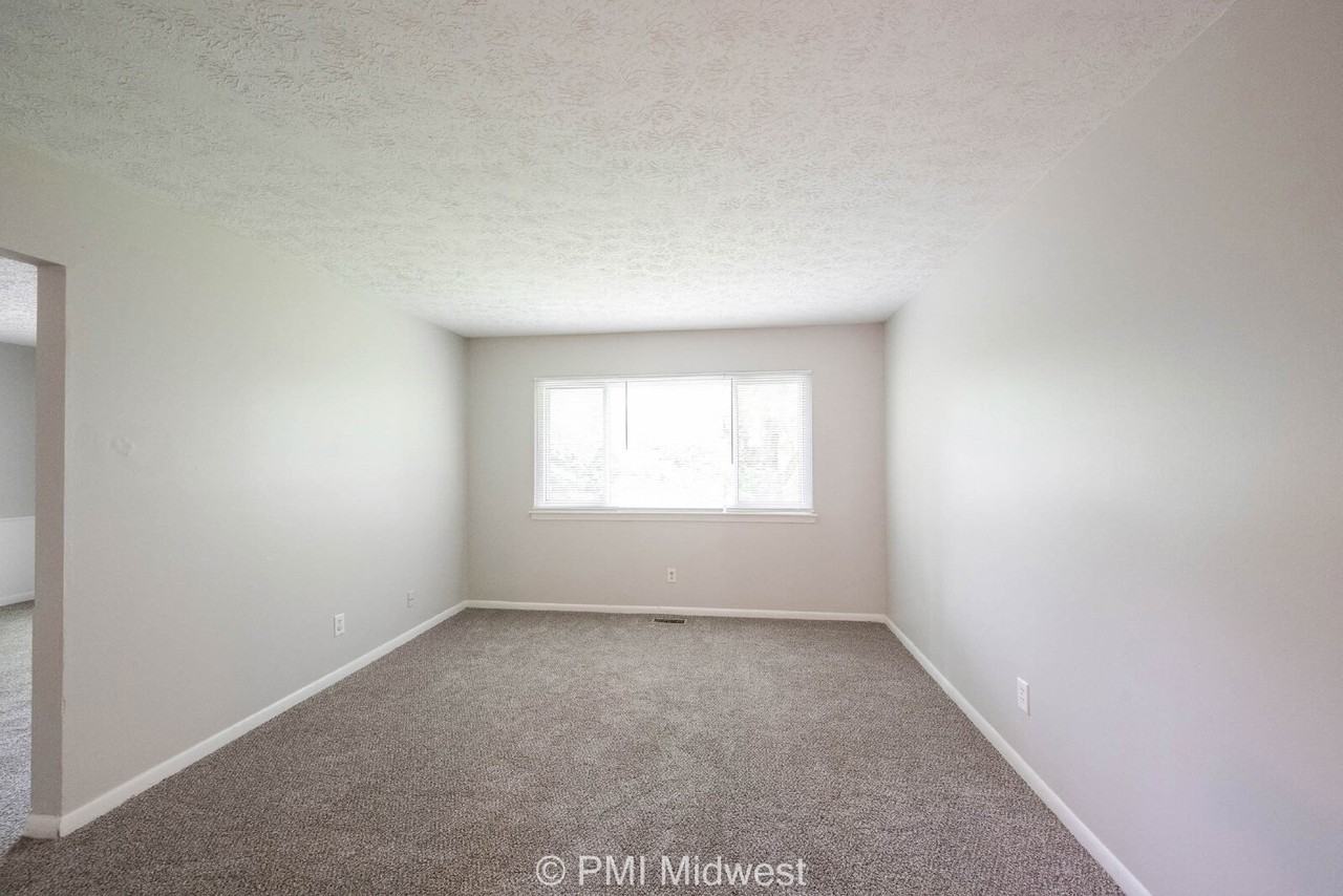 3026 Osceola Ln - Photo 6 of 35