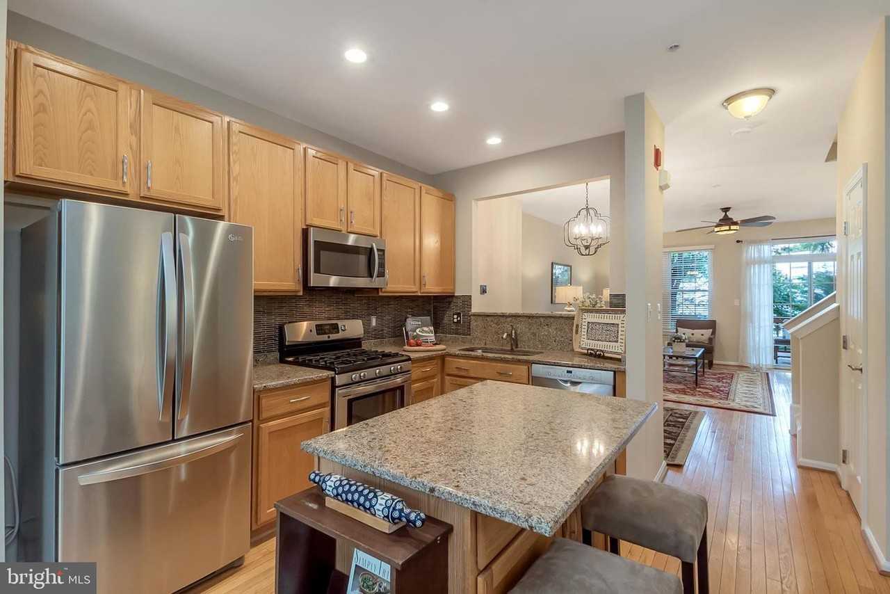 337 Helmuth Ln - Photo 3 of 20