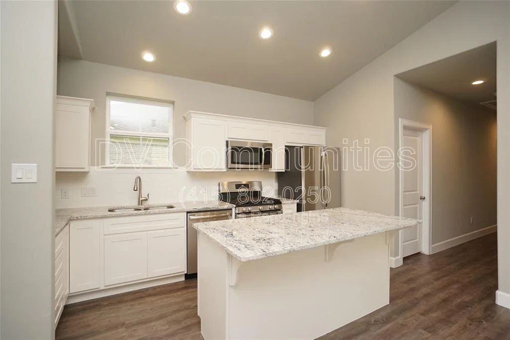 1202 3rd St - Photo 7 of 16