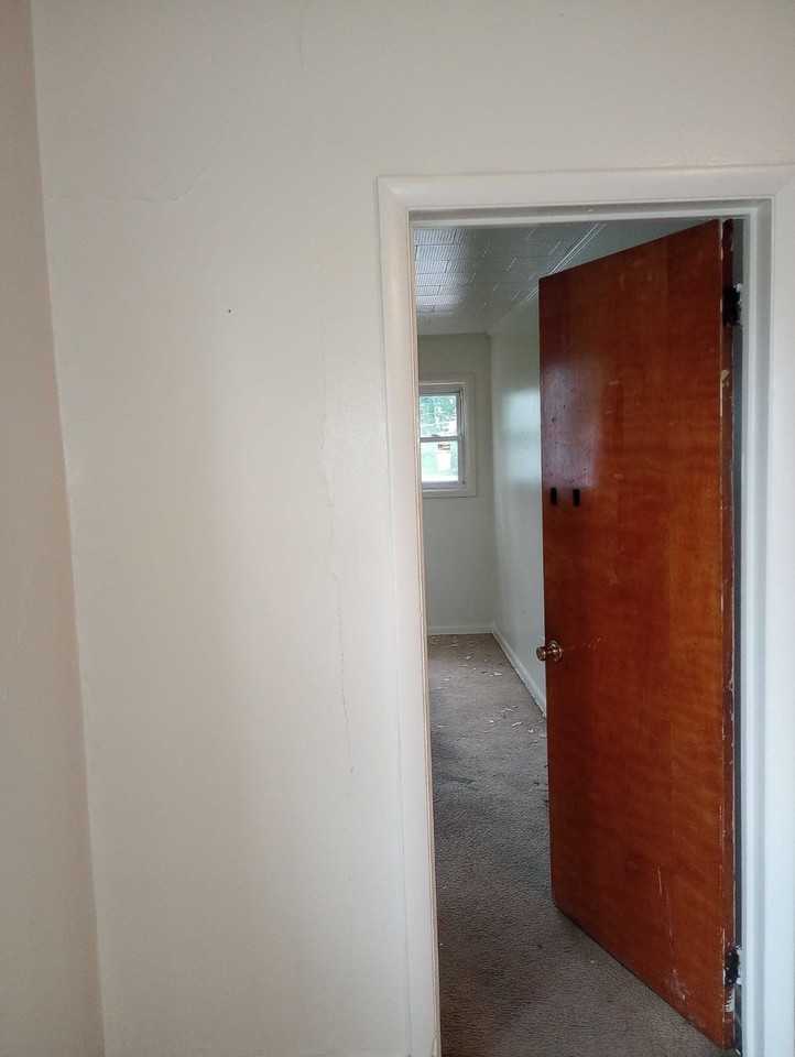 108 Drury Ln - Photo 2 of 31