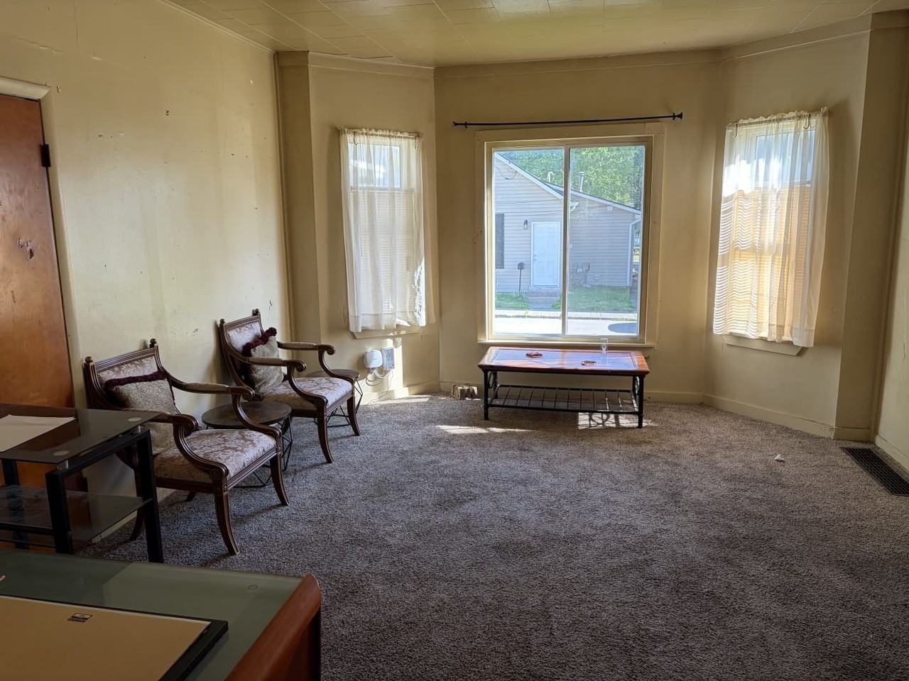108 Drury Ln - Photo 4 of 31