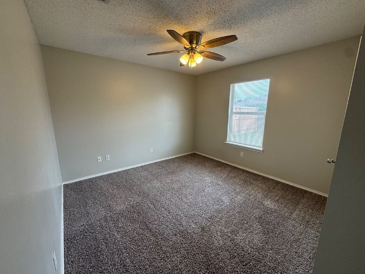1106 Kline Ave - Photo 7 of 9
