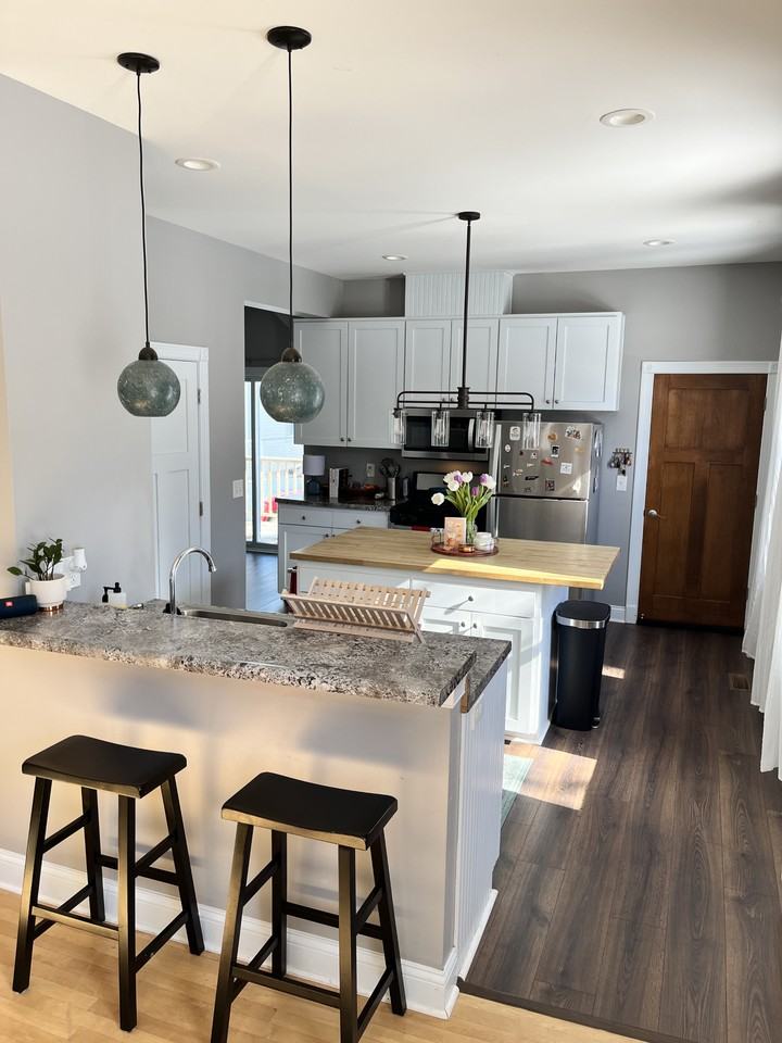2102 N Cambridge Ave #2102 - Photo 2 of 12