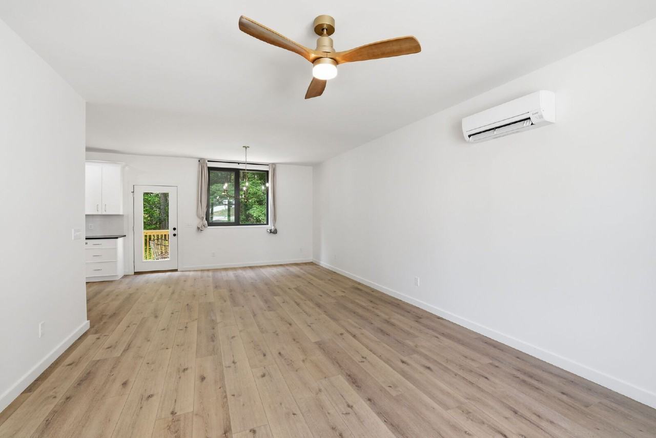 427 Ankara Ct - Photo 5 of 26